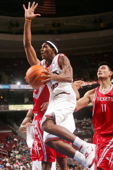 品牌联名首 品牌联名首